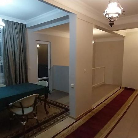 Hostel Gomani Batumi Esterno foto