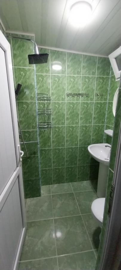 Hostel Gomani Batumi Esterno foto