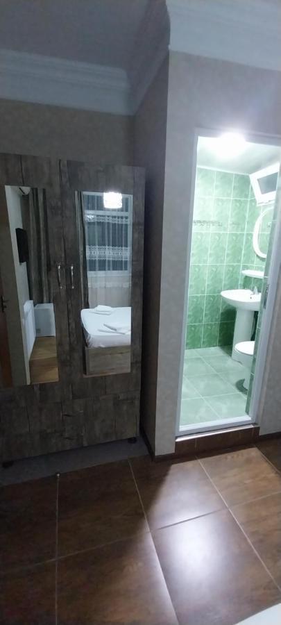 Hostel Gomani Batumi Esterno foto
