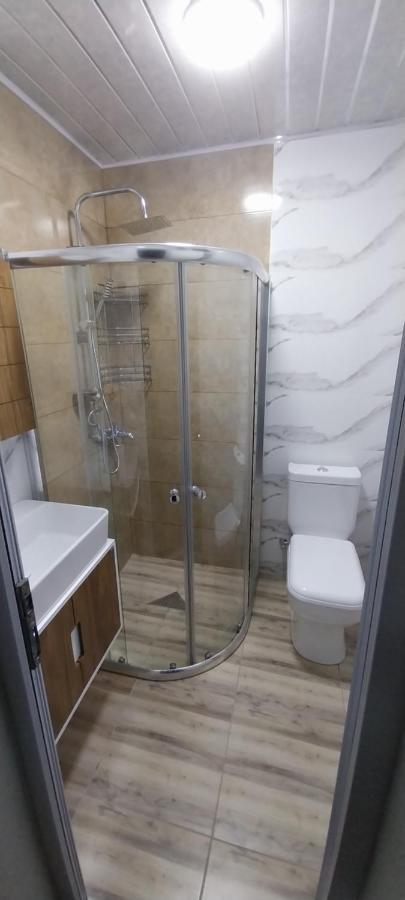 Hostel Gomani Batumi Esterno foto