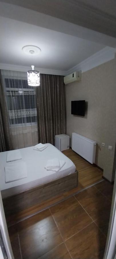 Hostel Gomani Batumi Esterno foto