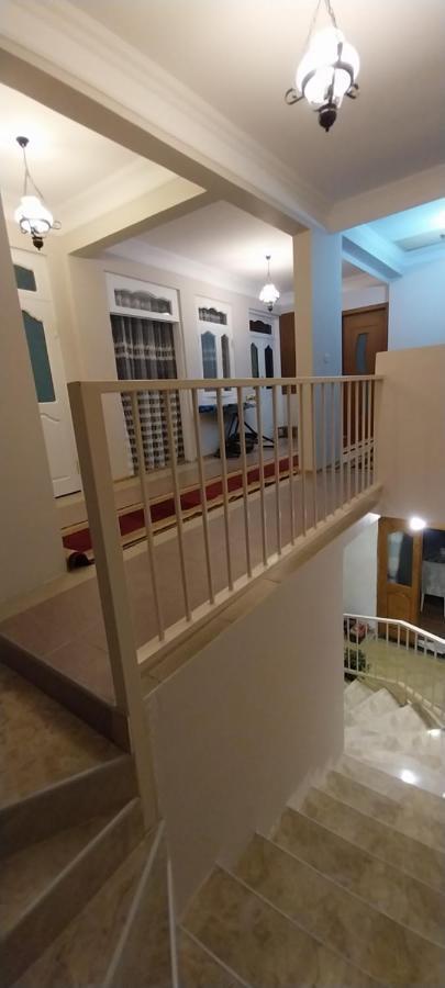 Hostel Gomani Batumi Esterno foto