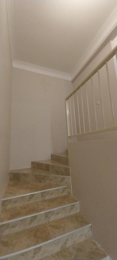 Hostel Gomani Batumi Esterno foto