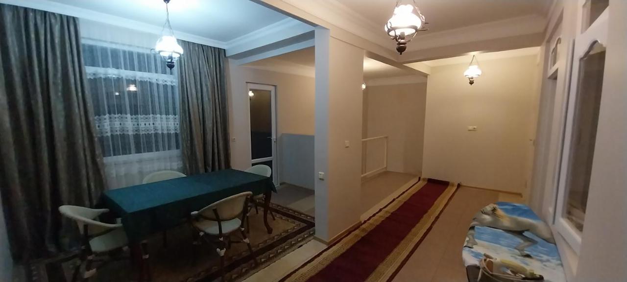 Hostel Gomani Batumi Esterno foto