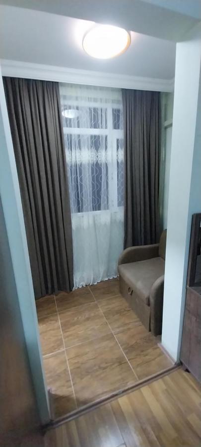 Hostel Gomani Batumi Esterno foto