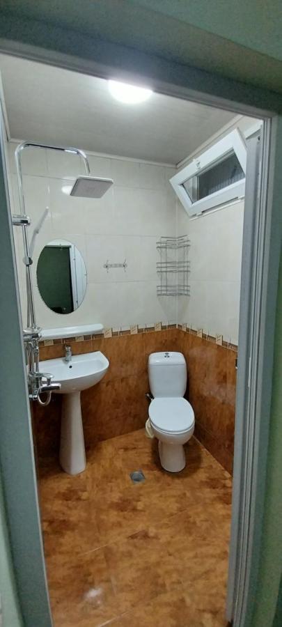 Hostel Gomani Batumi Esterno foto